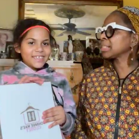 Join @ladydivadi LIVE shopping experience.
JUST ADMIRE: Sharing Rare Selections - Picture 13 of 17